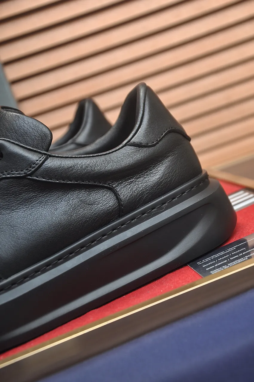 Men's shoes 💰520💶[PRADA] Top original, new season, high quality original goods, top high mercerized cowhide combined with original breathable fabric + imported glue, imported stretch fabric inside with original cowhide feet, original thick outsole! Quality guaranteed! Code 38-45 (45 customized)